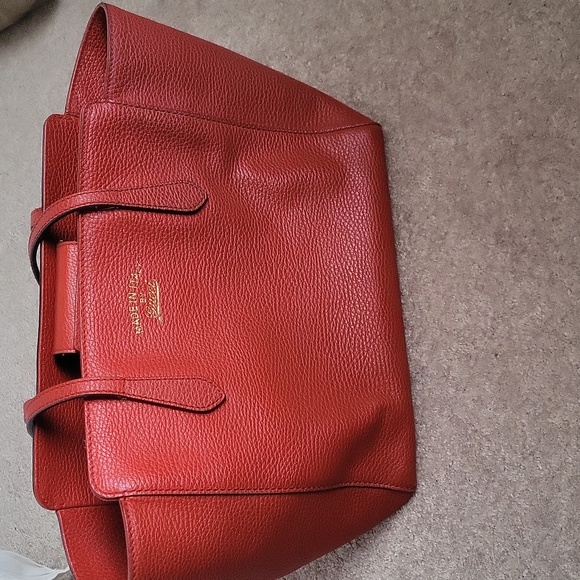 GUCCI Medium Swing Tote Red ๐๐โค๏ธ - Picture 7 of 12